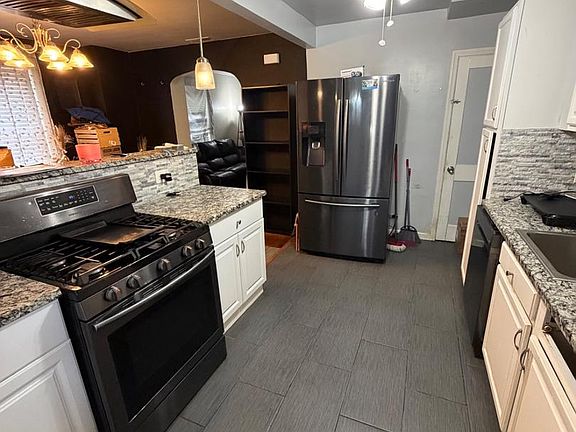 4th image of 5929 Falkirk Rd