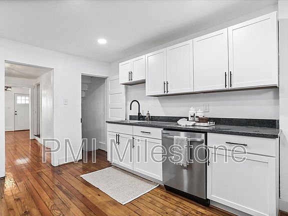 5th image of 16 Woods Ln