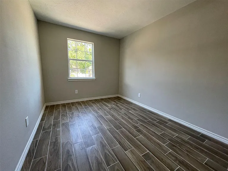 7886 Locksley Rd — Photo 8