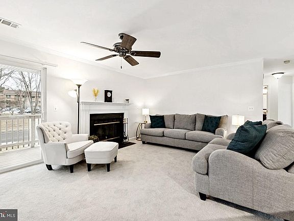 4th image of 219 Fernwood 219b Pl