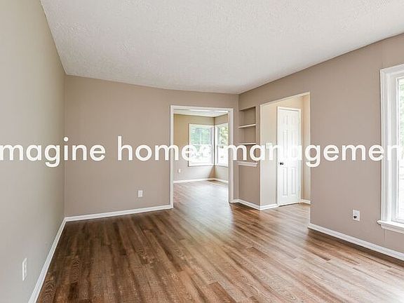 3rd image of 1196 Orchard Heights Dr