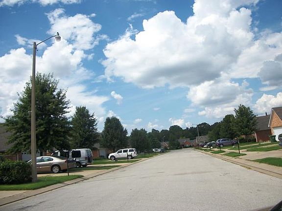 3rd image of 776 Grant Dr