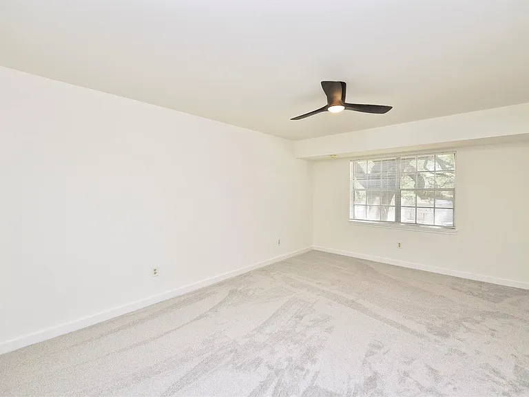 2600 Bellefontaine St #A21 — Photo 33