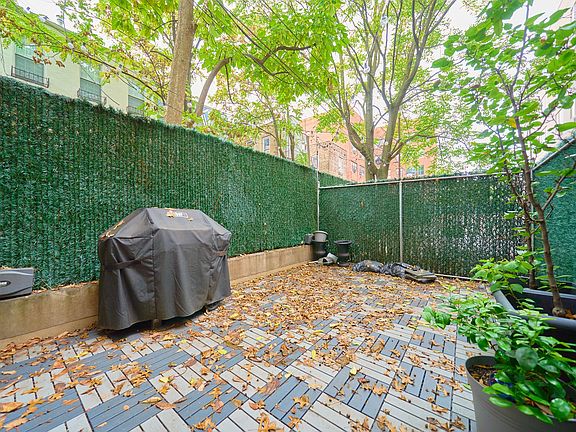 3rd image of 1209 Dekalb Ave #126