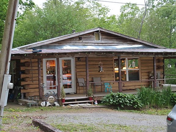 4th image of 247 Covered Bridge Rd