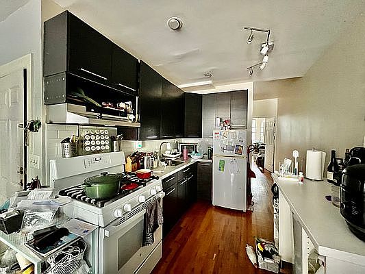 4th image of 443 17th St APT 2L