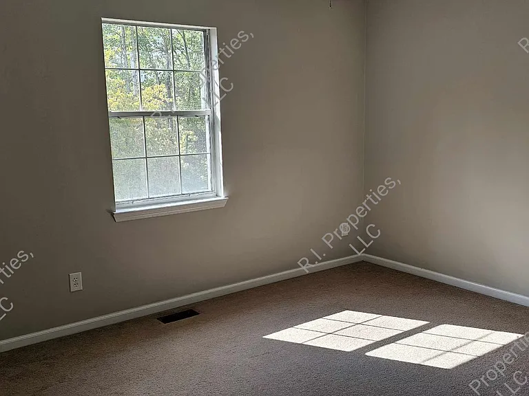 565 Highland Dr #3 — Photo 22
