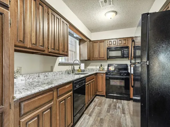 6001 Birch Hill Dr, Madison, WI 53711