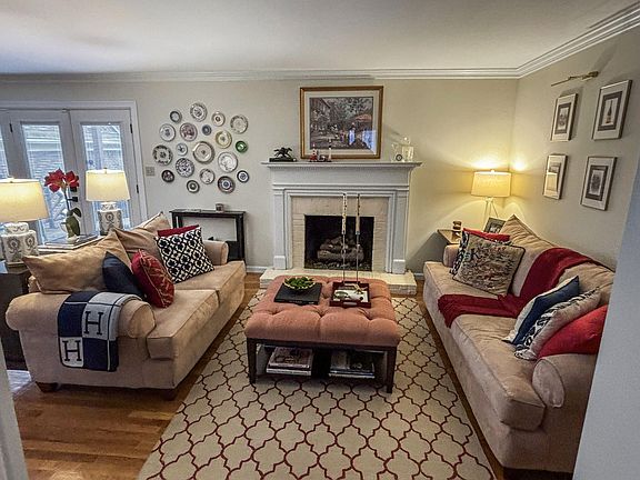 5th image of 236 Chippendale Cir #236