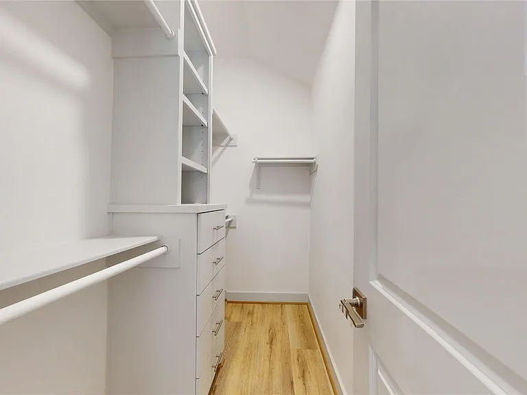 4305 Rogers St — Photo 38