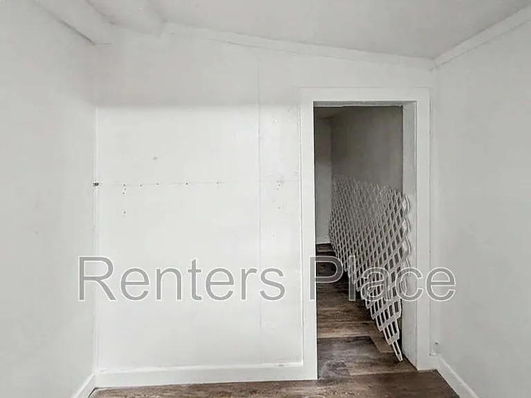 908 W 6th St — Photo 9