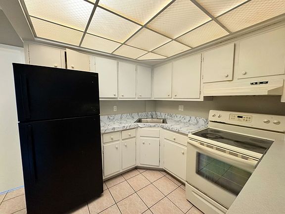 4th image of 4317 NE 21st Ave APT 6