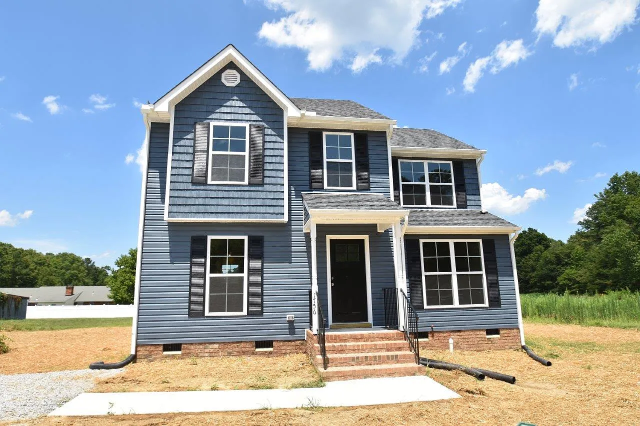 4 bed, 2.5 bath, 1610 sqft, $2,300 — Photo 1