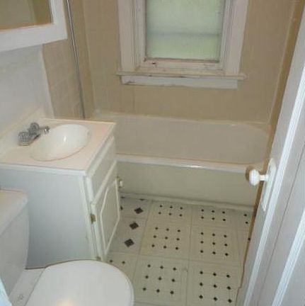 4th image of 1944 W Wilson Ave #1B