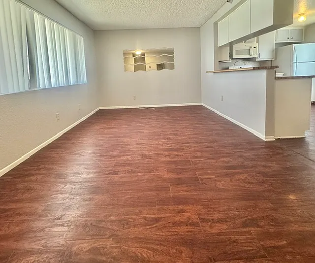 12700 Kornblum Ave — Photo 10