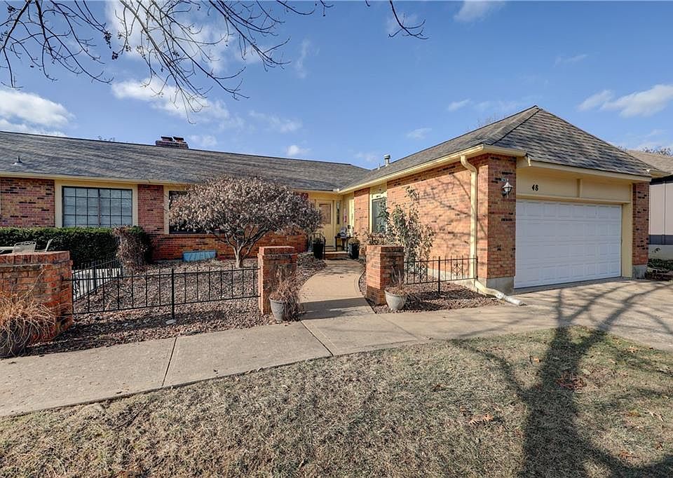 1st image of 48 Holly Dr