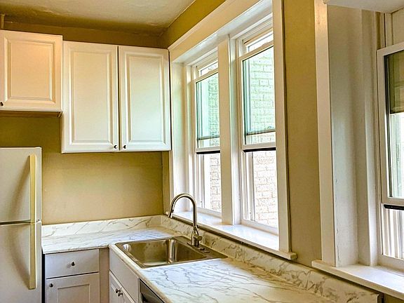 2nd image of 1633 Commonwealth Ave APT 12