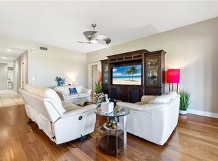 665 Vintage Reserve Cir #9-B, Naples, FL 34119