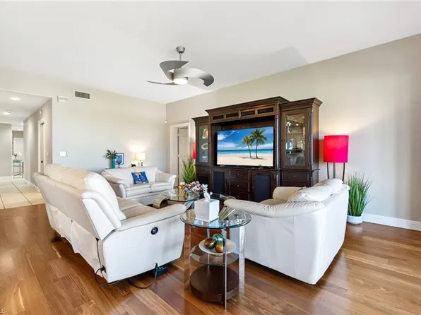 665 Vintage Reserve CIR #9-B, NAPLES, FL 34119