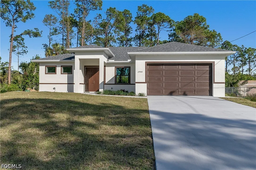 4 bed, 2.5 bath, 1885 sqft, $2,500 — Photo 1