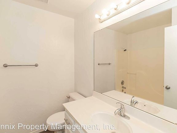 4th image of 6931 Benwood Sq