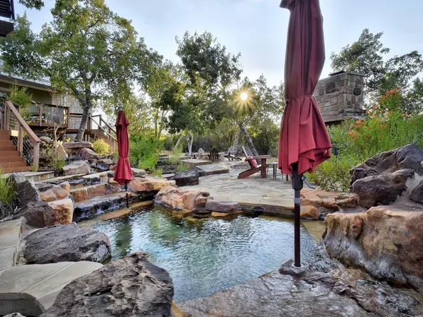 1075 Lakeside Dr, Wimberley, TX 78676