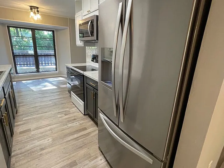 4615 Gladstone Dr — Photo 8
