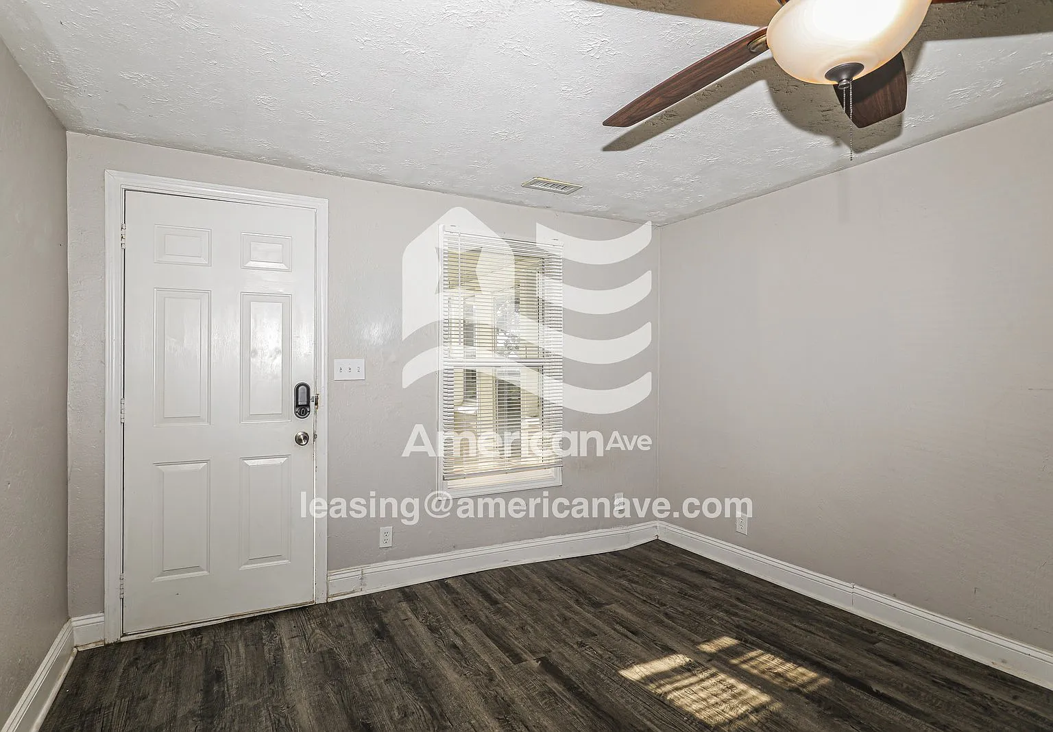 2 bed, 1.0 bath, 851 sqft, $995 — Photo 2