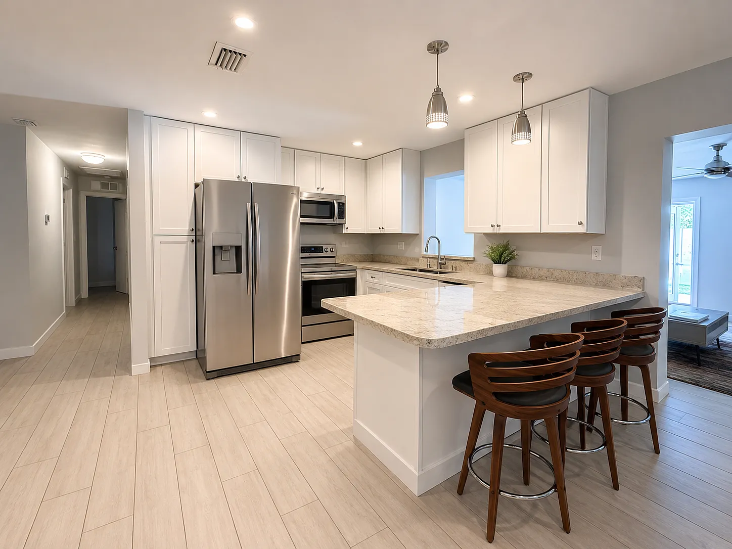 3 bed, 2.0 bath, 2200 sqft, $3,900 — Photo 2