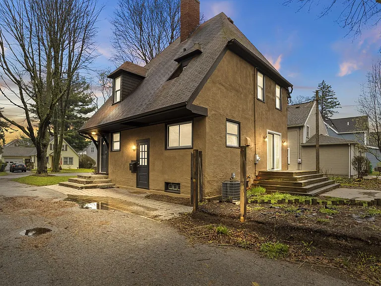 63 Pearson St — Photo 13
