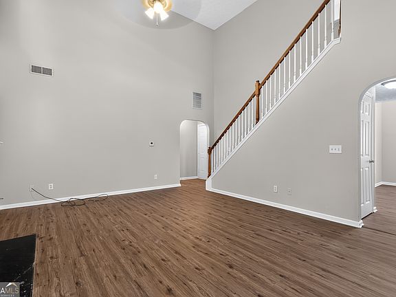 5th image of 2122 Silva Way