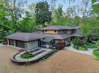 57 Log Cabin Dr, Saint Louis, MO 63124