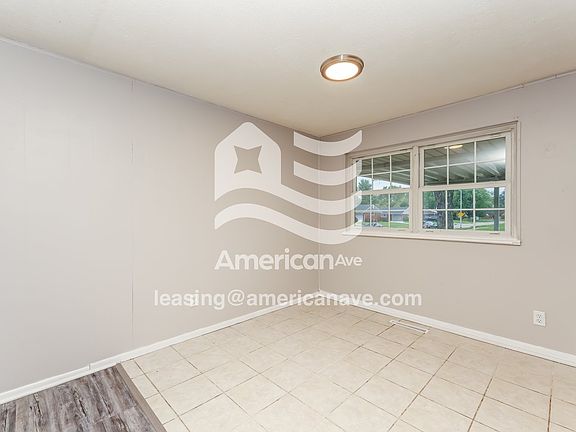 1578923_004_dining_room_14071106.jpg