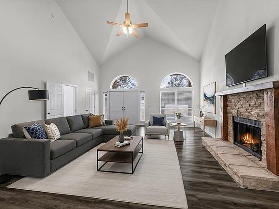 3rd image of 4017 Marana Dr