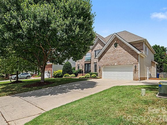 4th image of 8921 Whittingham Dr