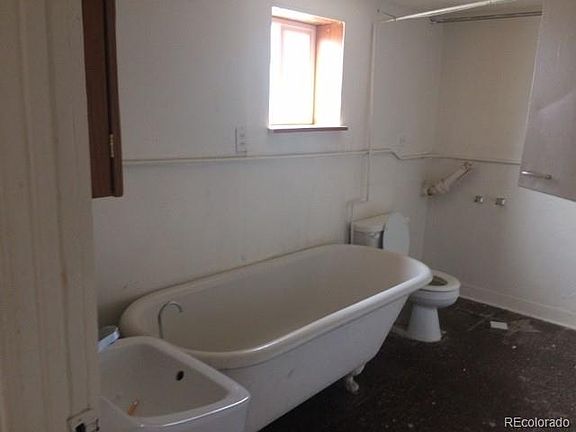 5th image of 1377 N Newton St #1381
