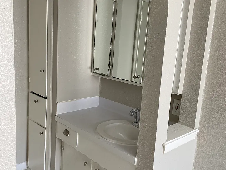 3413 Lantern Ln — Photo 35