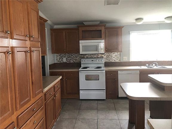 4th image of 3212 Silver Lake Ct
