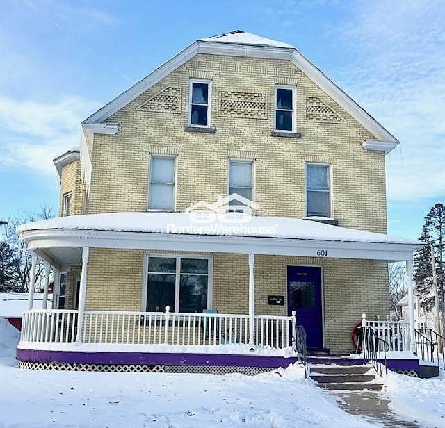 1st image of 601 8th Ave S #1