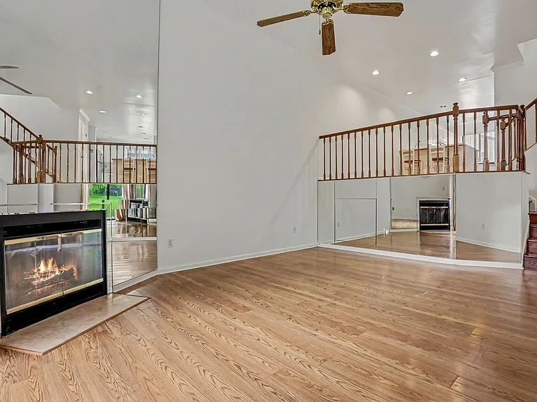 311 N Greeley Ave — Photo 4