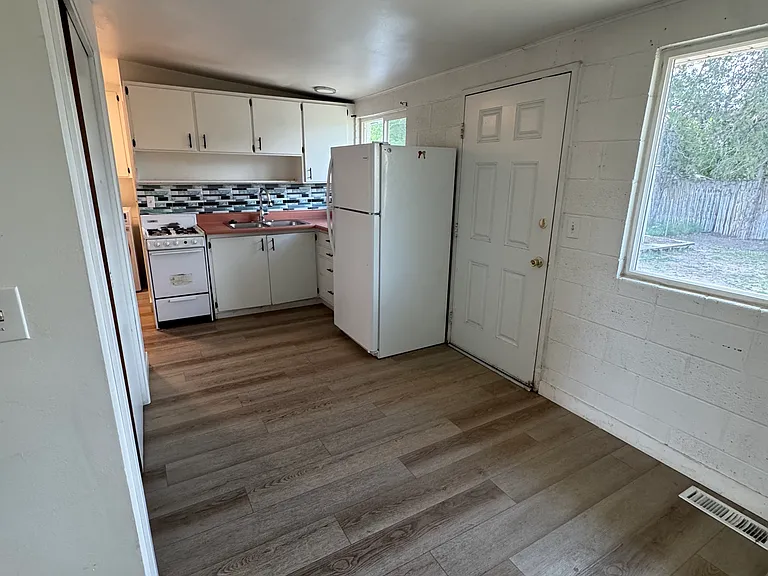 1027 W 100 N #1027 — Photo 12