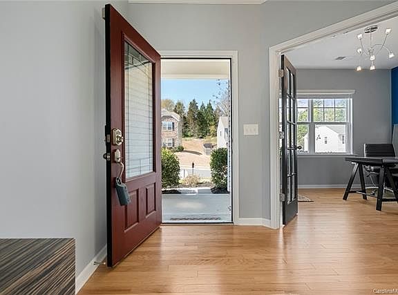 4th image of 1868 Caprington Dr
