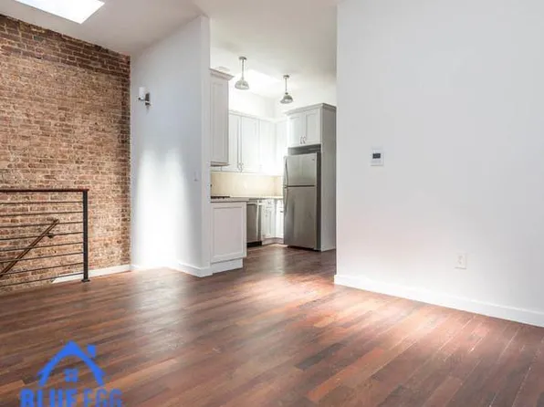 21 Charlotte St #2, Ridgewood, NY 11385
