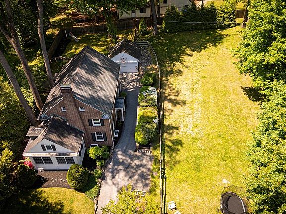2nd image of 8378 Glen Rd