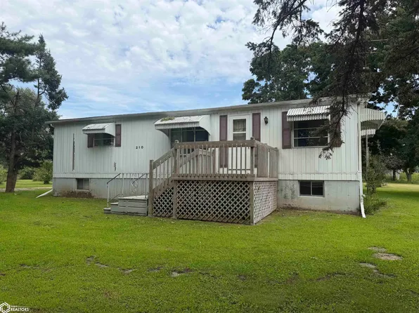 210 Shady Ln, West Burlington, IA 52655