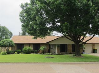 1211 Donna St, Groesbeck, TX 76642