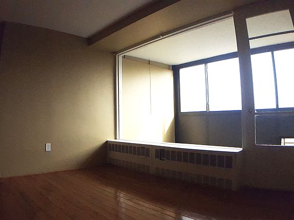 Bright Bonus Room