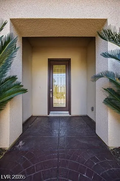 4 bed, 3.0 bath, 2333 sqft, $3,120 — Photo 2