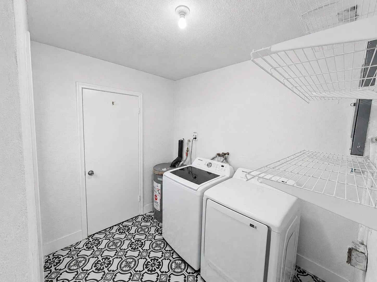 2 bed, 1.0 bath, 800 sqft, $2,100 — Photo 2
