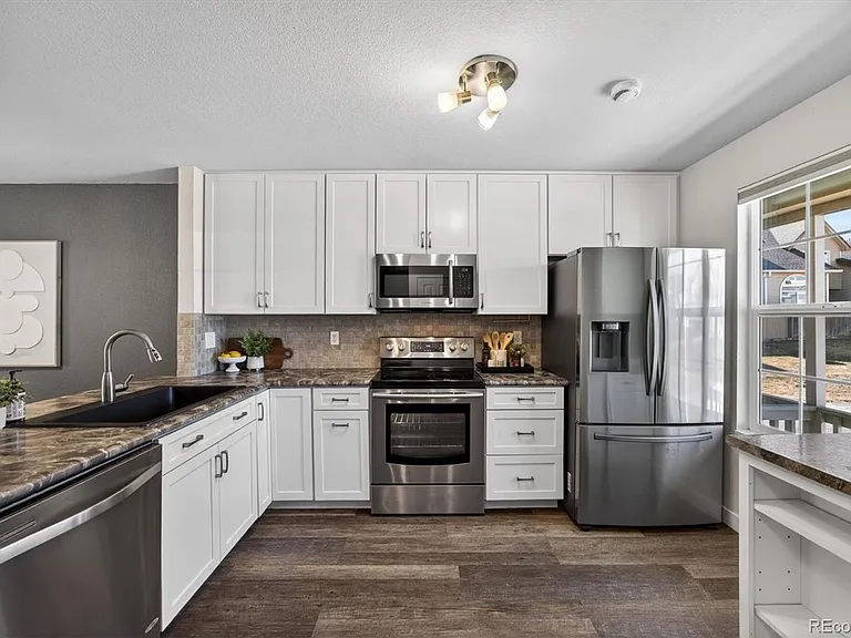 10537 W Maplewood Dr — Photo 8